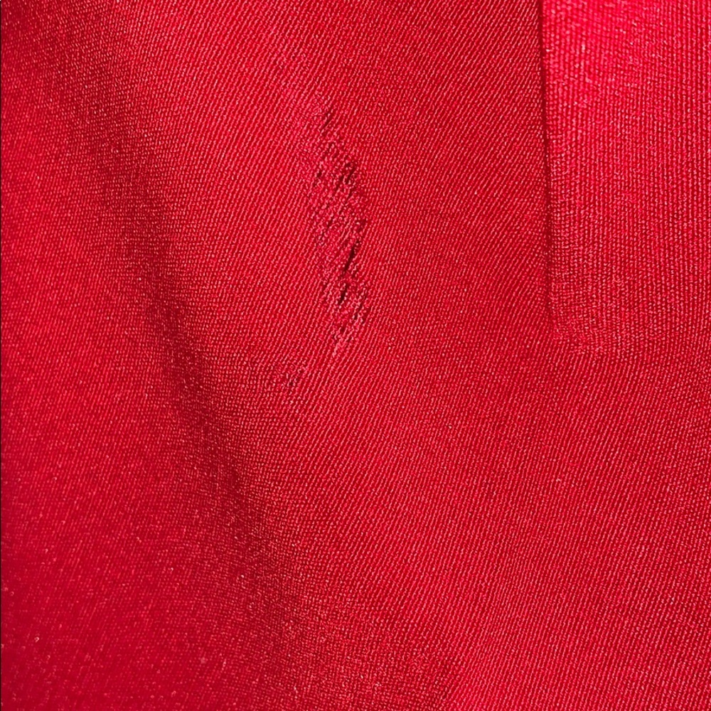 Red capris - Picture 5 of 5